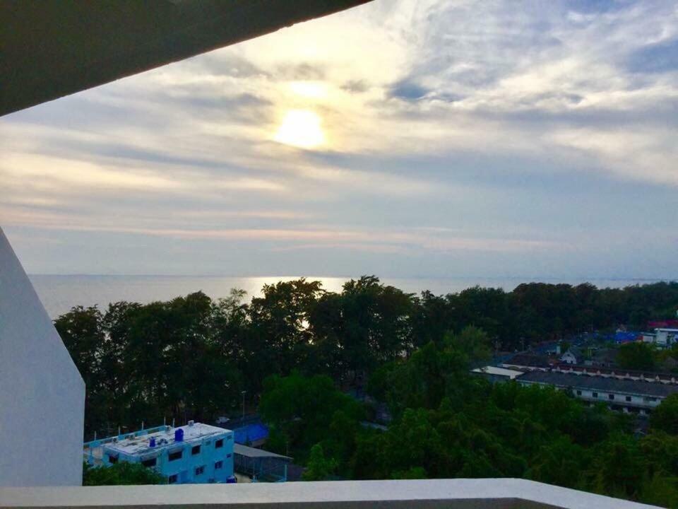 Rayong Condochain 325 バンペー エクステリア 写真